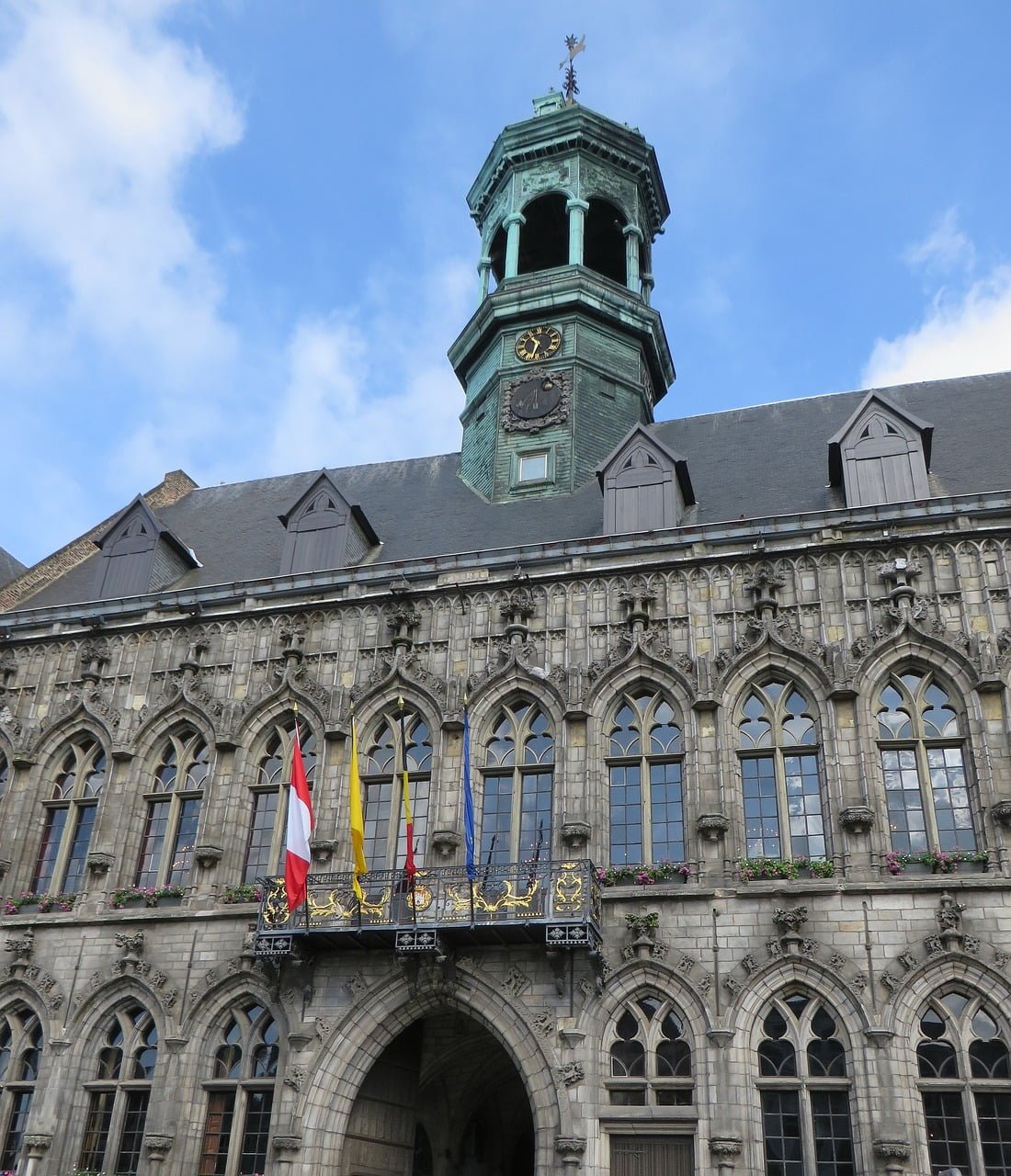 Mons